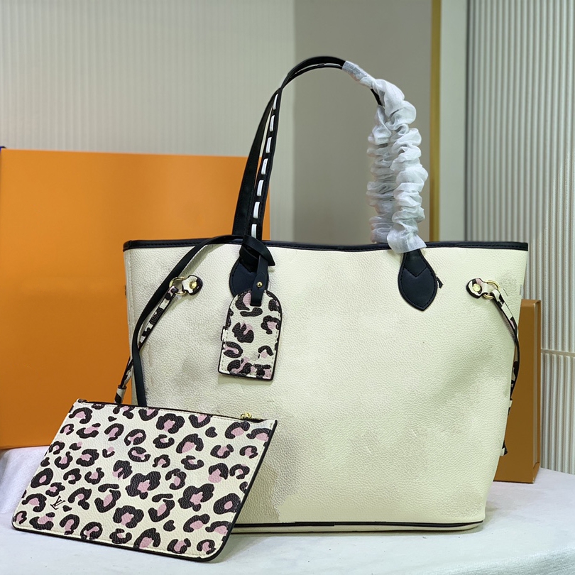 

Classic Leather Wild at Hear Shoulder Bag Small Pouch Embossing Luxury Designer Fashion Leopard Large Capacity Ladies Composite Handbag, Black