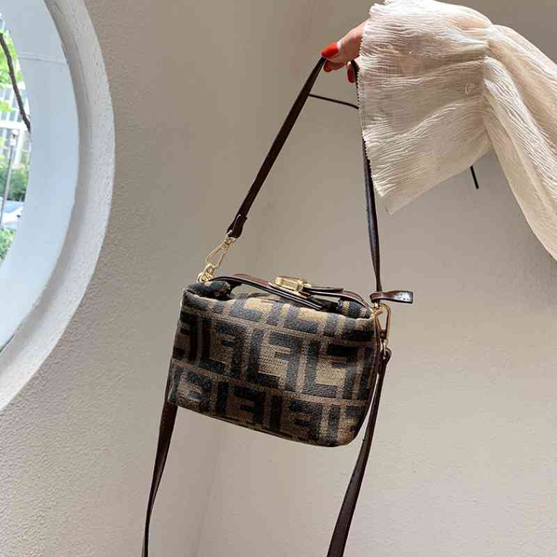 

Classic Flowermedieval Bag Armpit Ff Lunch Box Women's Vintage genuine Leather handbag shoulder Magic Stick Hand Light Luxurylouis wholesale, Dark brown