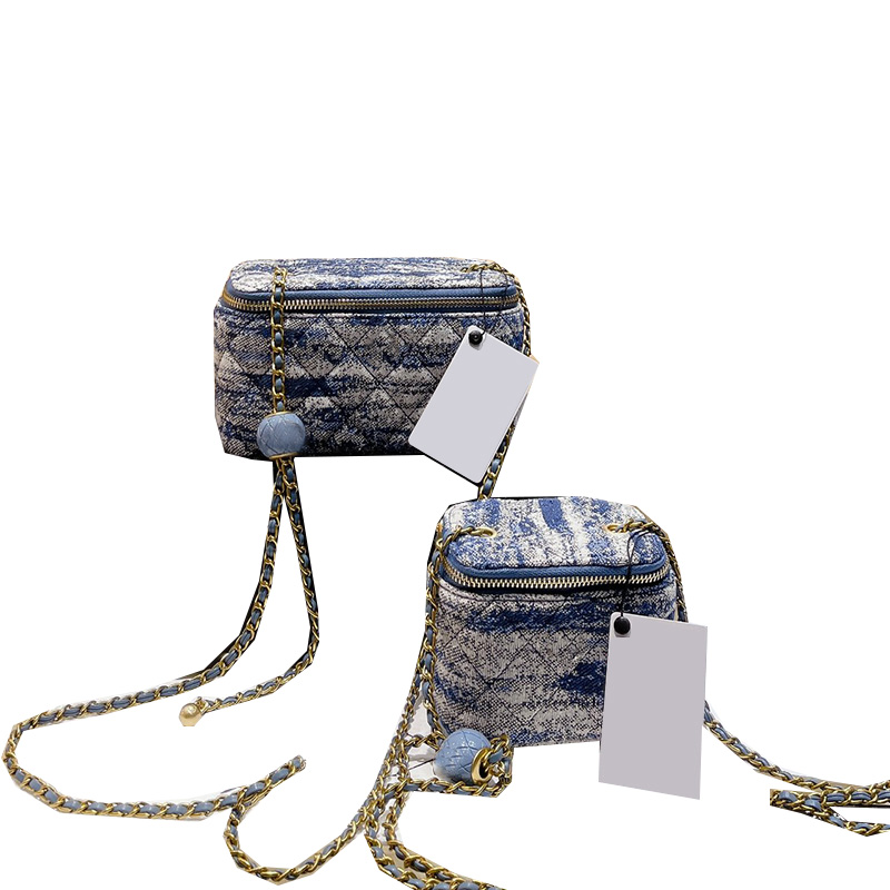 

2022Ss Womens Denim Box Vanity Designer Bags Blue Ball Adjustable Shoulder Strap Card Holder Mini/Small Cosmetic Gold Hardware Crossbody Purse Handbags 18C/12C