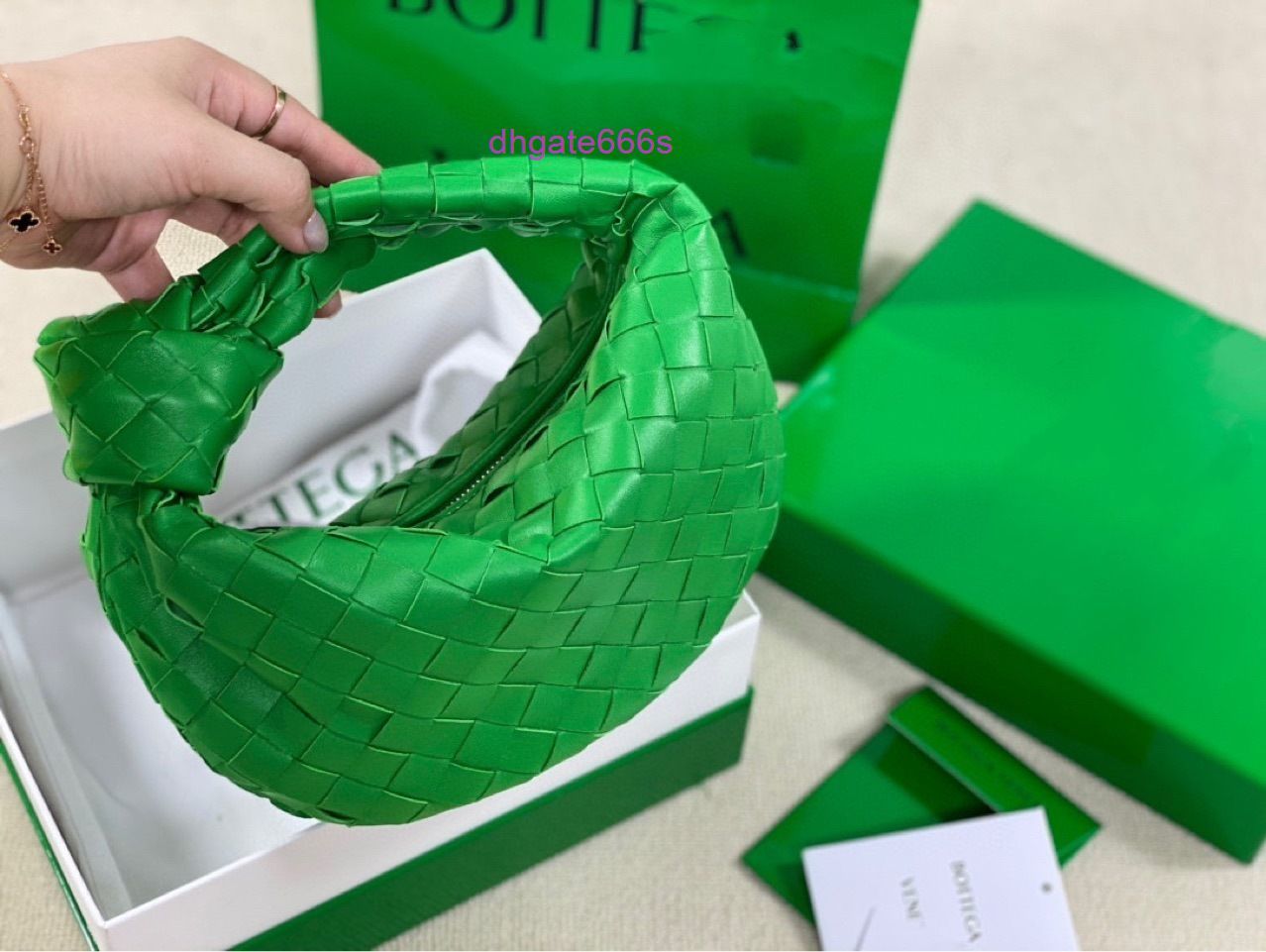 

Wholesale venetas new bottegas Bag 2021mini woven dumpling pillow knot leather hand armpit women's bag cassette mini pouch jodie, Twenty-eight twenty-three eight
