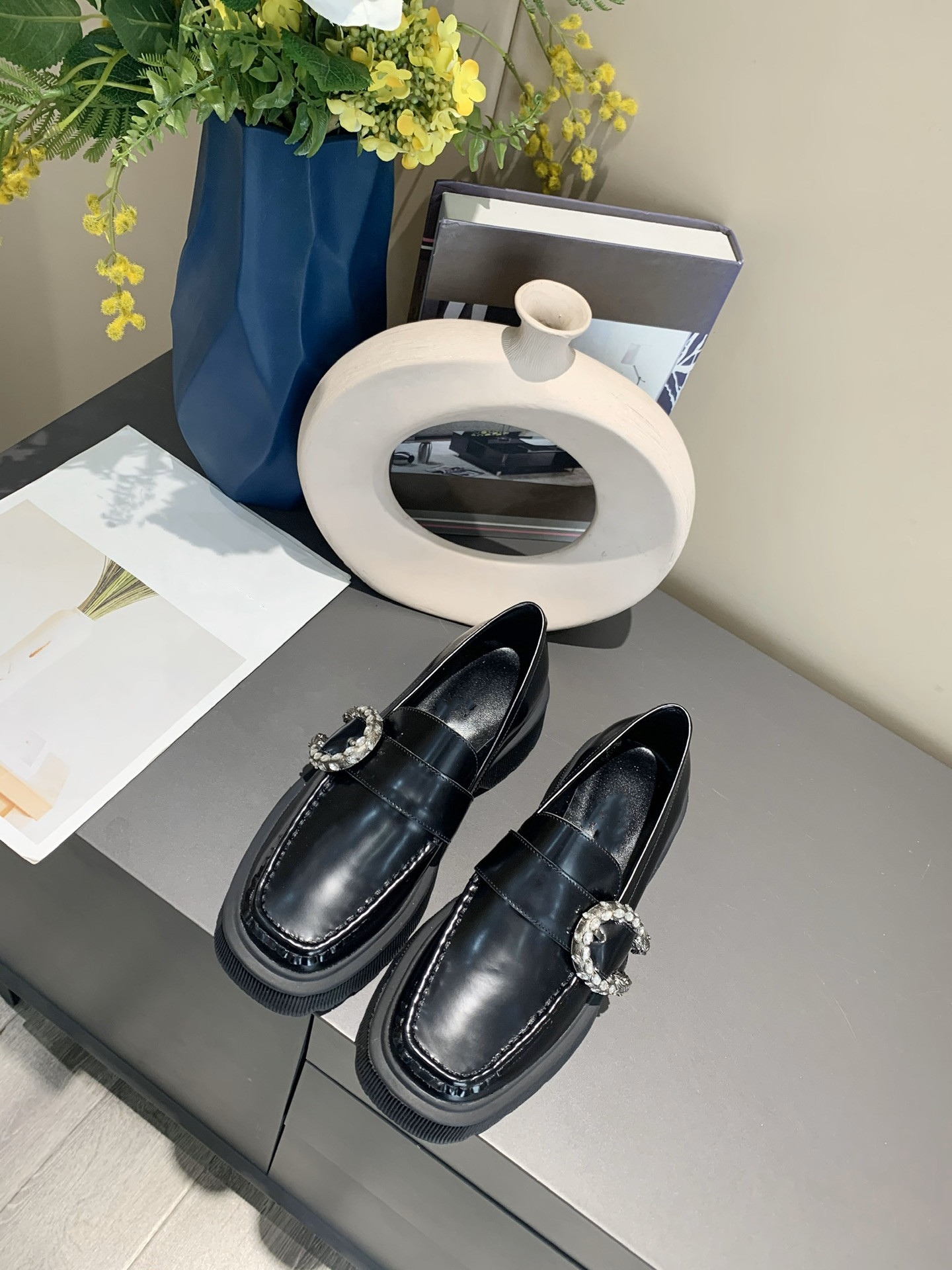 

2021 luxury dress shoes Soft matte beaded leather solid appearance but comfortable to wear handmade outsole original box and bag packaging, Black