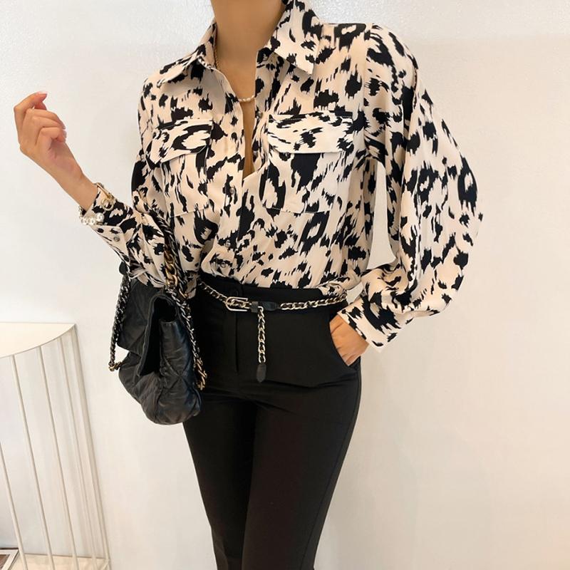 

Women's Blouses & Shirts [EWQ] Fashion Chic Lapel Contrast Leopard Design Tops Women Loose Lantern Sleeve Single Breasted Casual Tide 16R118, White