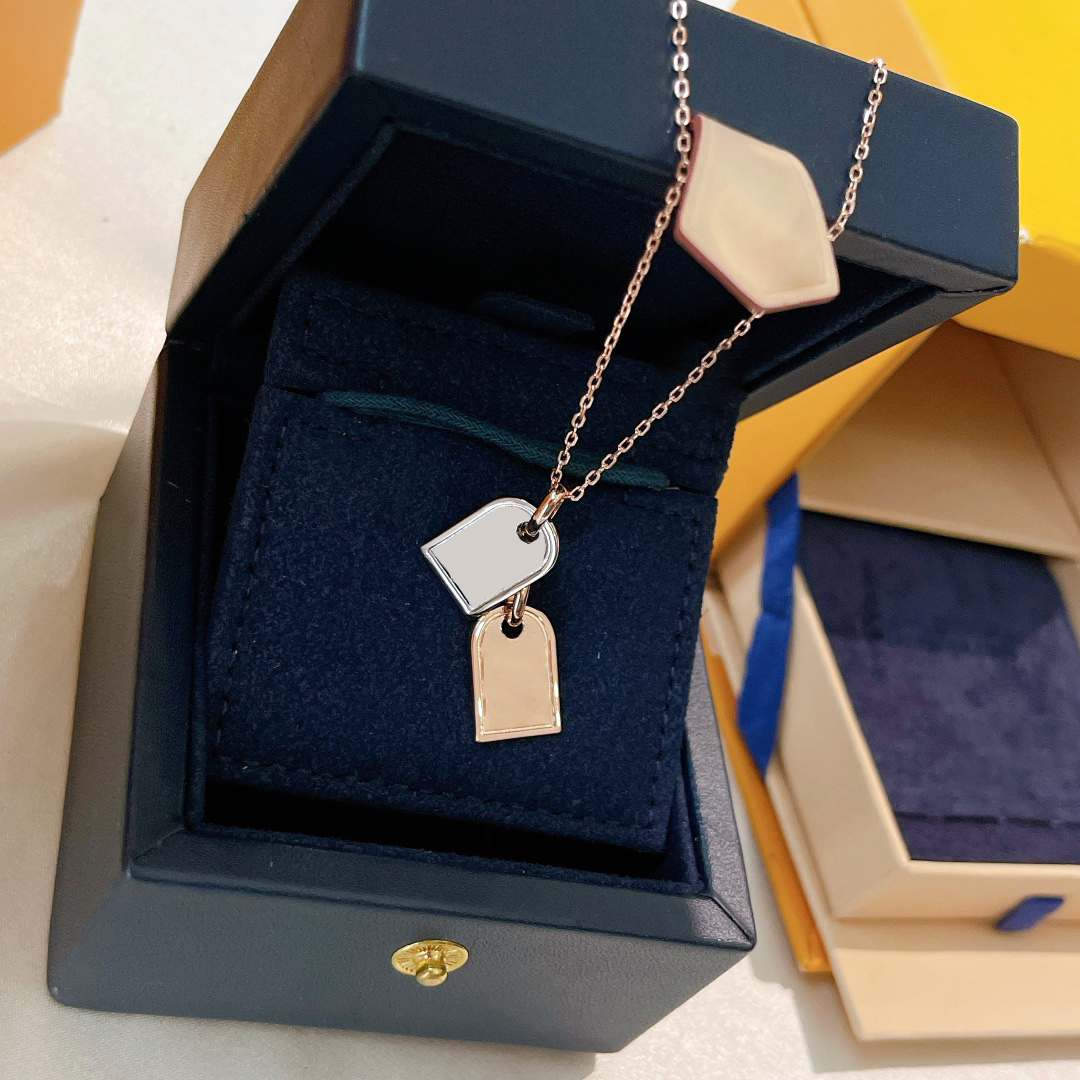 

Design Women Pendant Necklaces Luxury Unisex Party Wedding Lovers birthday gift Europe America Fashion Style hip hop jewelry