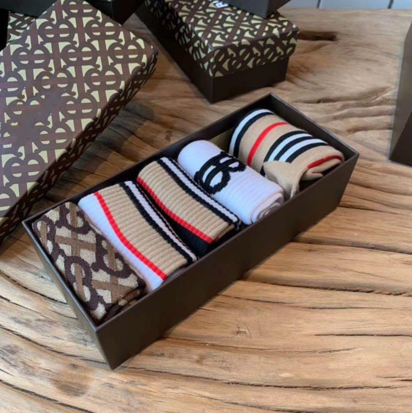 

5pcs/box Fashion Mens and Womens Sport Socks Four Seasons Pure Cotton Ankle Short Designer Breathable Outdoor Leisure 5 Colors Business Sock, Extra shipping