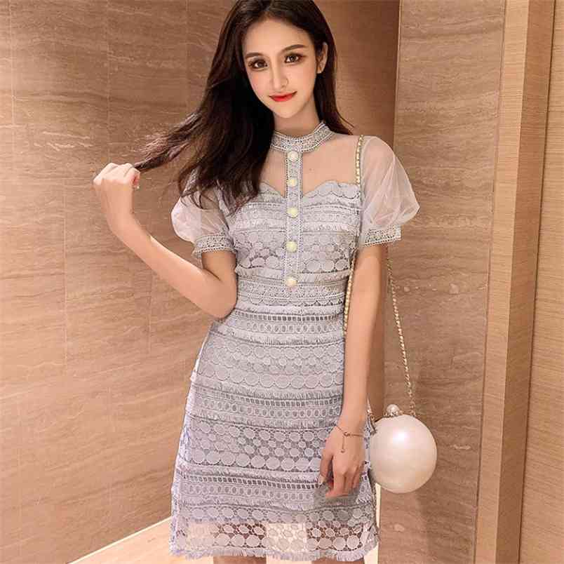 

Summer Embroidery Hollow Out Lace Dress Women Fashion Stand Collar Mesh Puff Sleeve Single-Breasted High Waist Mini 210519, Photo color