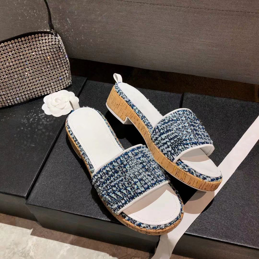 

European Classic Luxury Style Women's Slippers Fashion sandal Weaving Shoes Flat slipper sole Soft and Comfortable, Printed Flower Decoration, Black