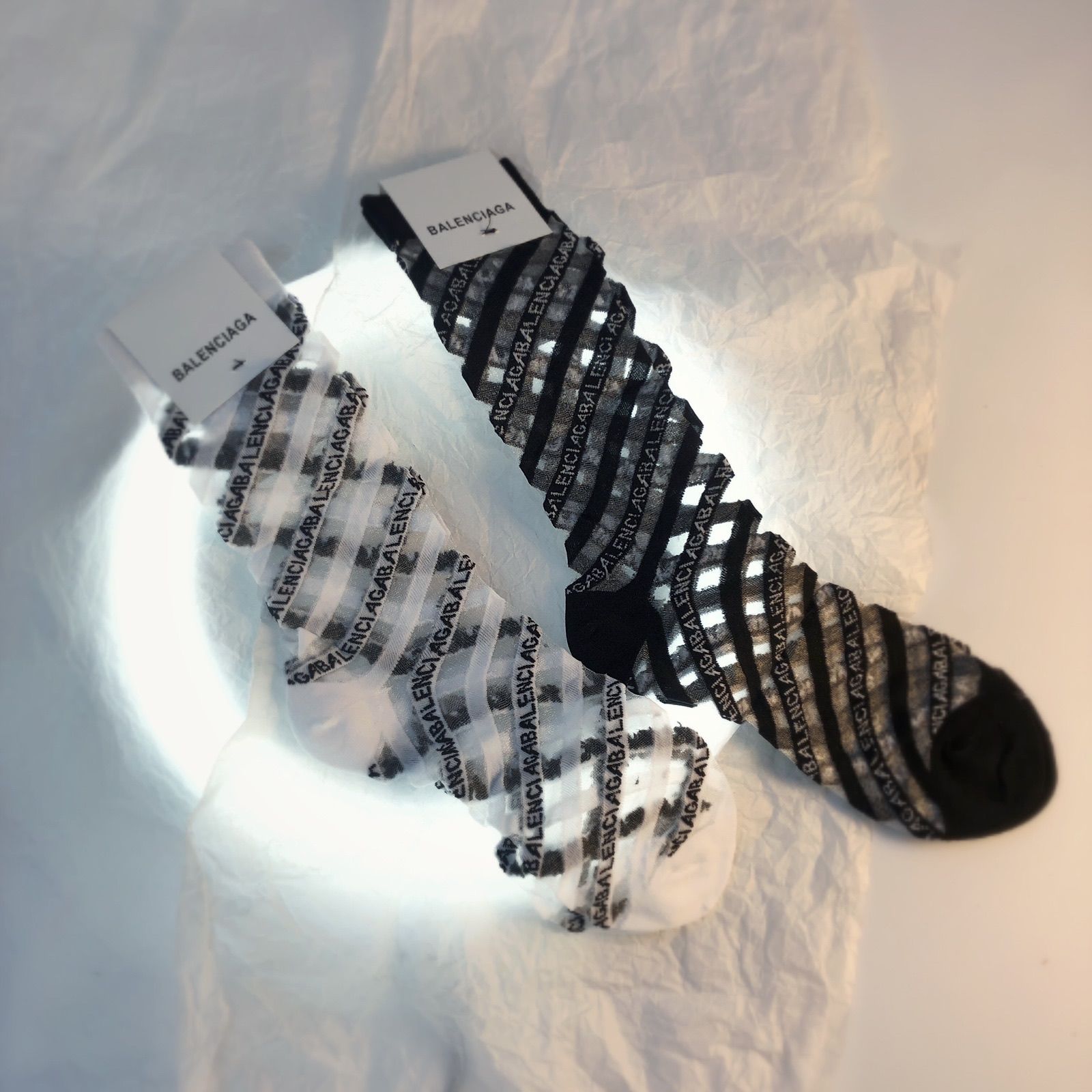 

stylish full BÃLEÃCIÃGÃs Designers Womens Socks Sports Winter Cotton Man Femal Sock Black silk letter high tube ice thin section, Black;white