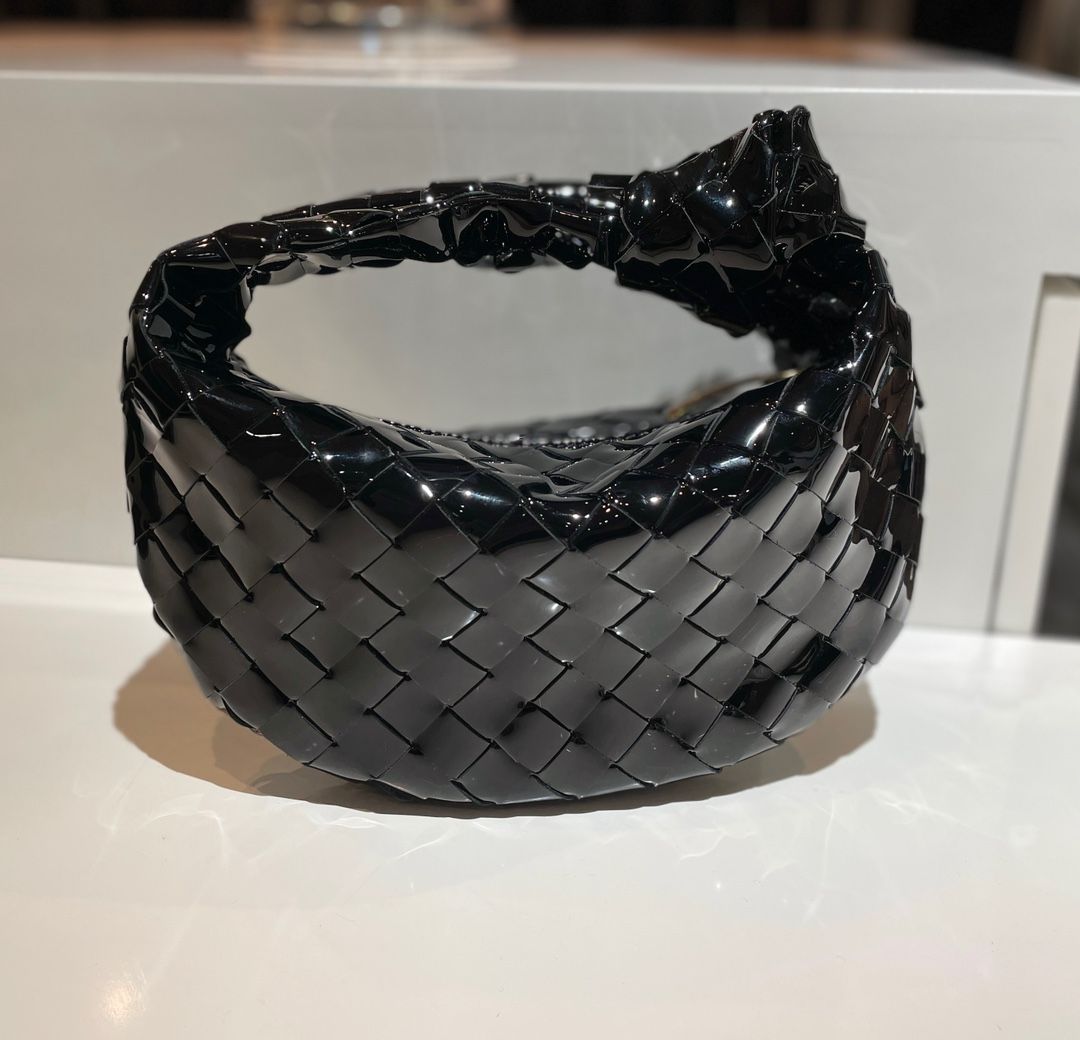 

womens luxurys designers bags 2022 clutch handbags purses mini jodie cloud hobo fashion tote weave leather shoulder crossbody black bag fama