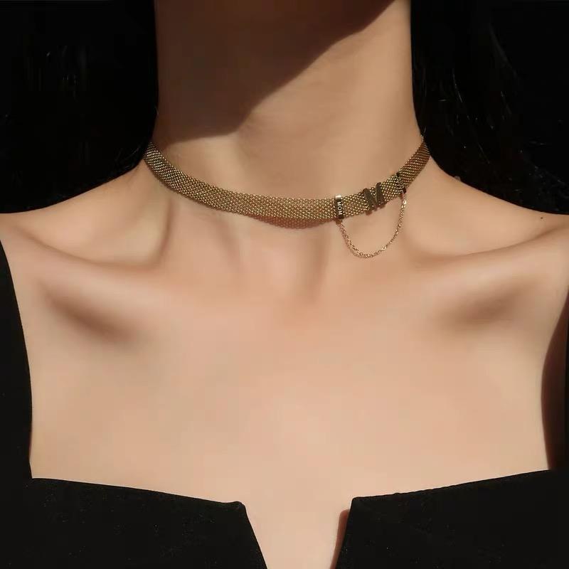 

Chokers MEYRROYU Stainless Steel Wide Gold Color Letter Necklace For Women Chain Choker 2021 Trend Party Gift Fashion Jewelry