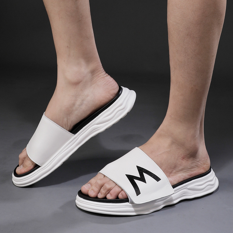 

Slippers men's fashion summer wear leather sandals outdoor leisure trend antiskid slippers LH81, 1# shoe box