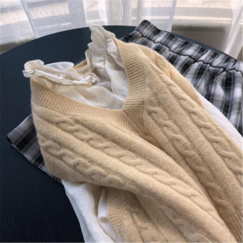 

Women's Vests 2022 Korean Fashion Autumn Winter Women Knitted Sweater Sleeveless Vest Ladies V-Neck Pullover Tops Solid Color Pull Femme, Black;white