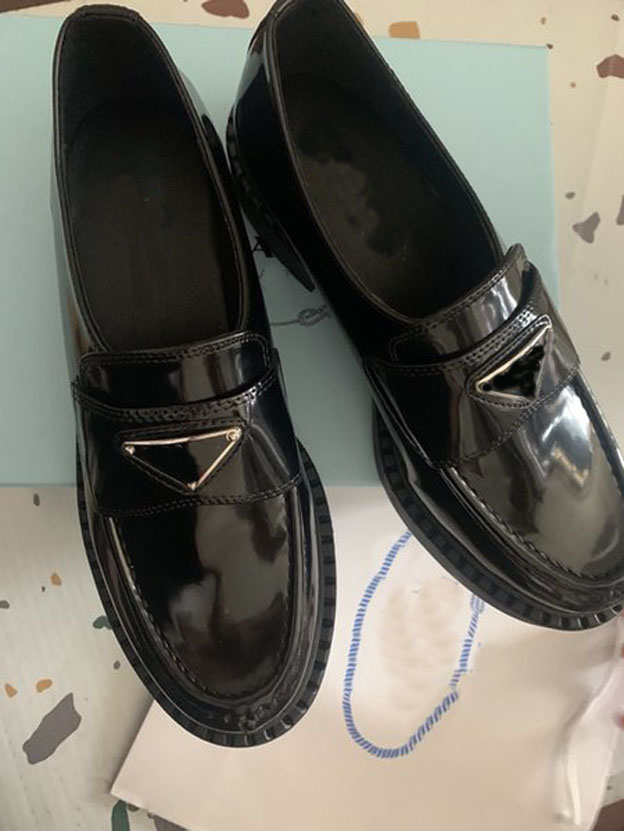 

2022 Luxury Designer Dress Shoes Women Gold Horsebit Loafers-black Sneakers with Original Box 35-41