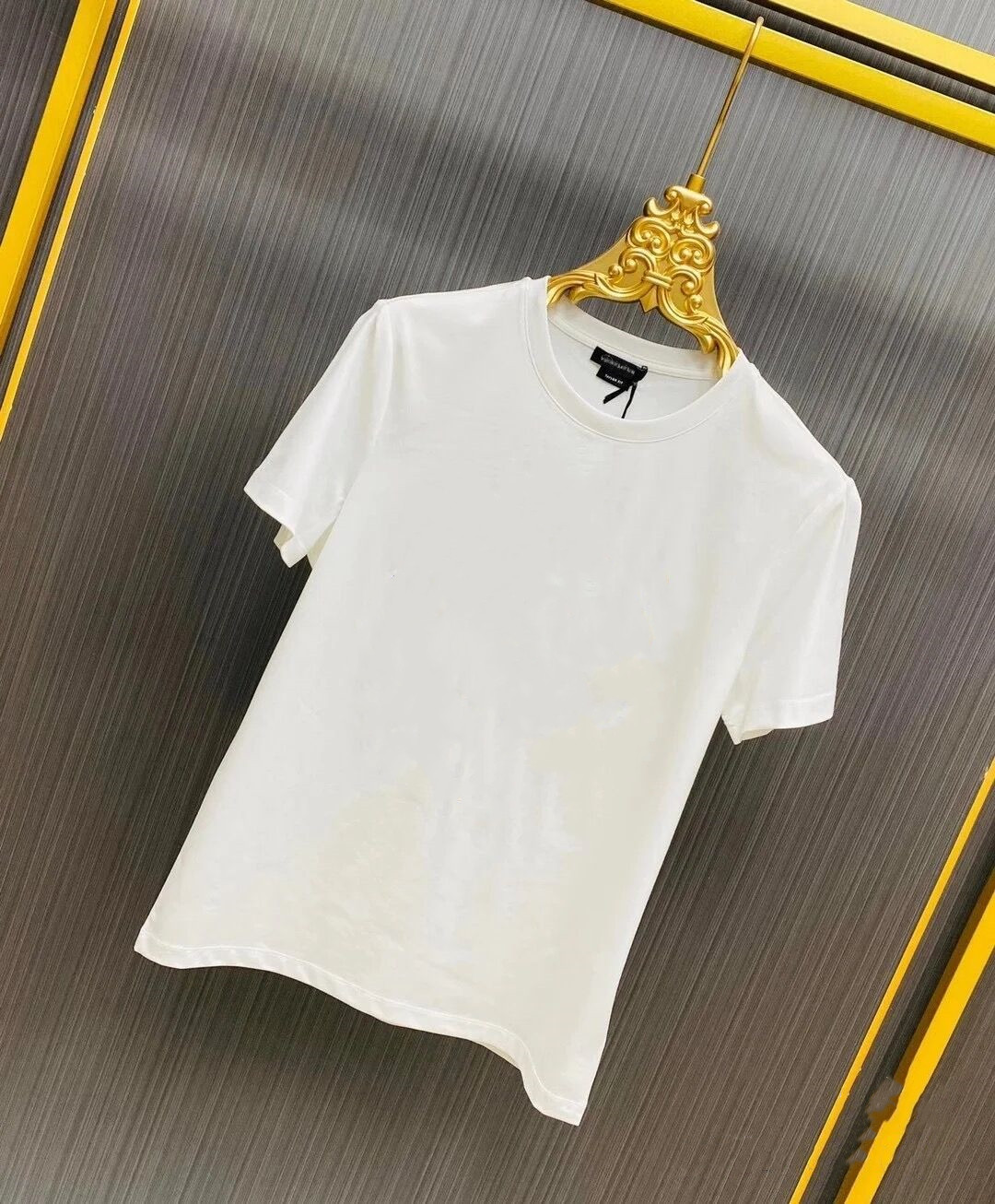 2021 Mens tees T Shirts High quality best TopTees Casual Fashion Cotton Men Women printing Black White T-Shirt