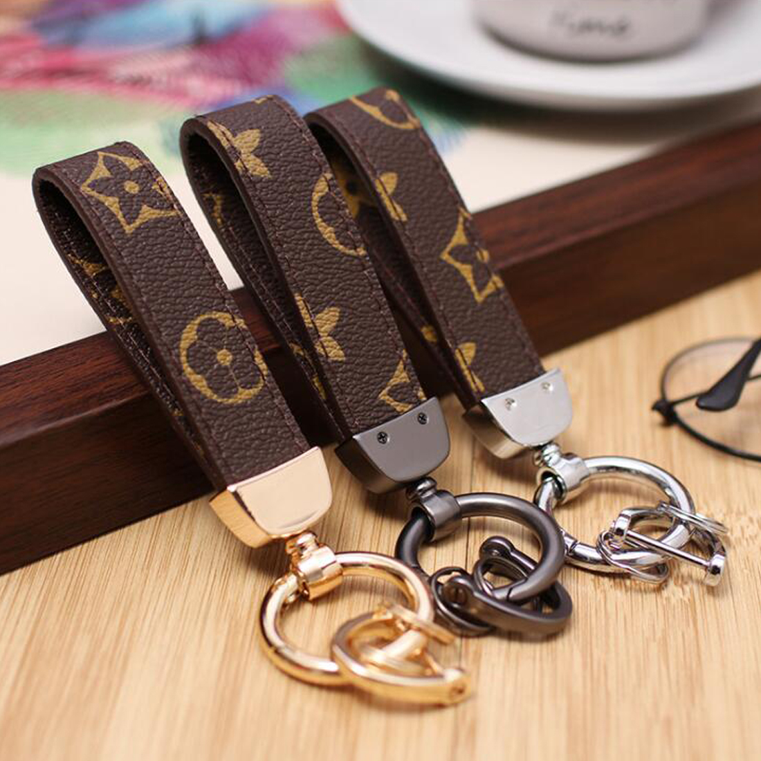 

Brand Designer Keyrings PU Leather Luxury Keychains Jewelry Pendant Bag Charms Key Chains Car Keys Holder Fashion Accessories