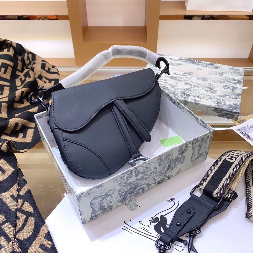 

2021 Saddle bag fashion lady handbag retro wide shoulder strap messenger bag net celebrity same bag, Black