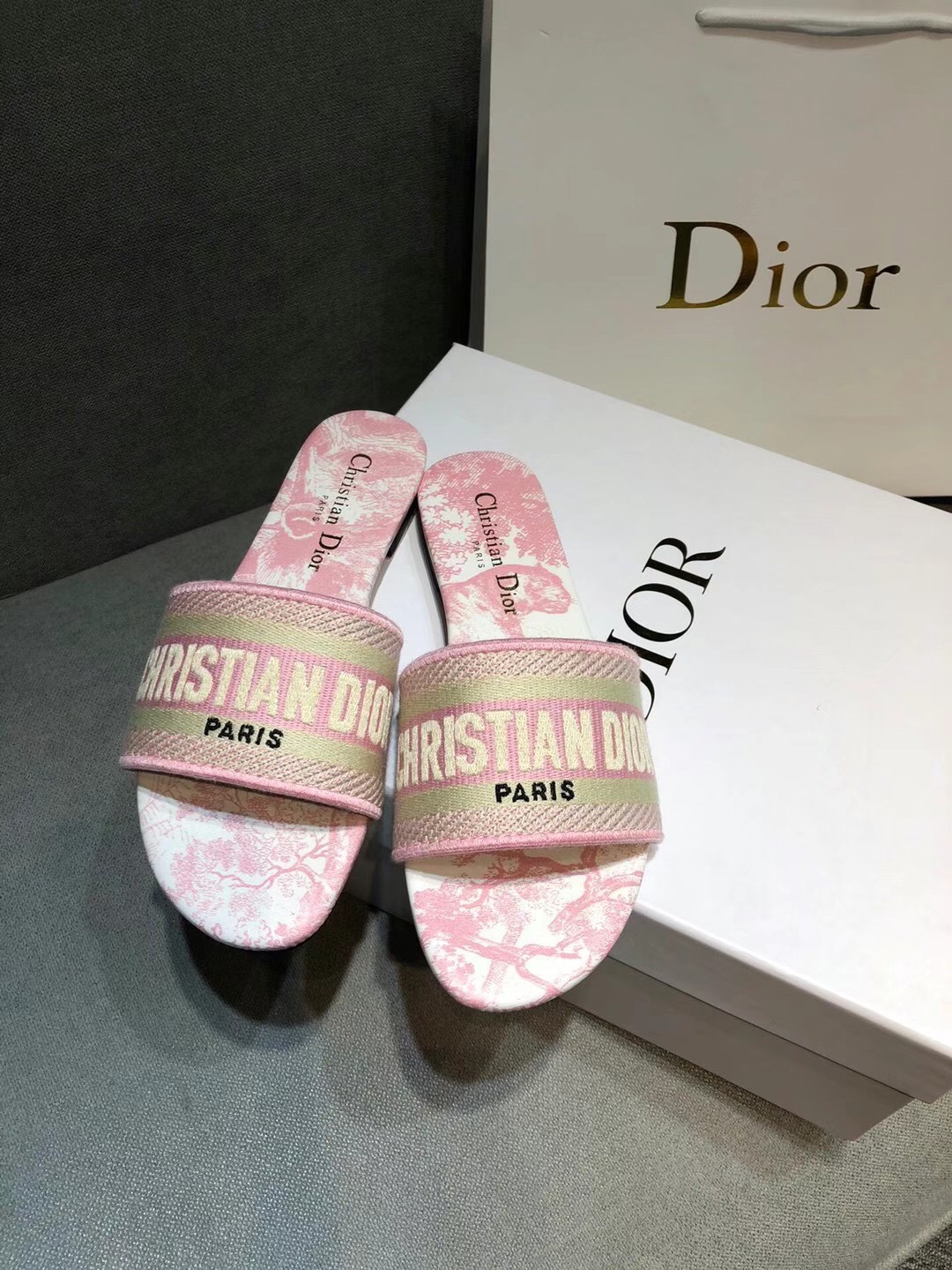 

Woman Man Sandals Slippers Shoes slippers High Quality Sandals Slippers Casual Shoes Trainers Flat shoes Slide Eu:35-40 With box, Black