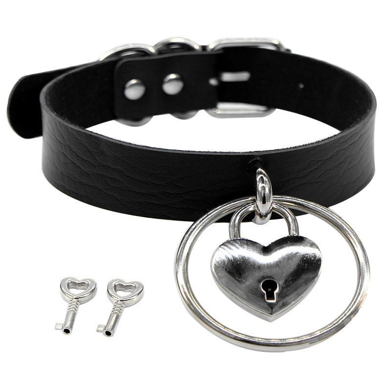 

Gothic Heart Lock With Key Chain Necklace Punk Buckle Choker Collar Goth Pendant Women Black PU Leather Jewelry Chokers
