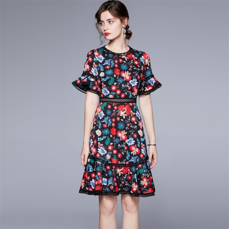 

Runway Summer Women Lace Patchwork Flower Ruffles Mini Dress Female Elegant Flare Sleeve High Waist Slim Party 210519, Photo color