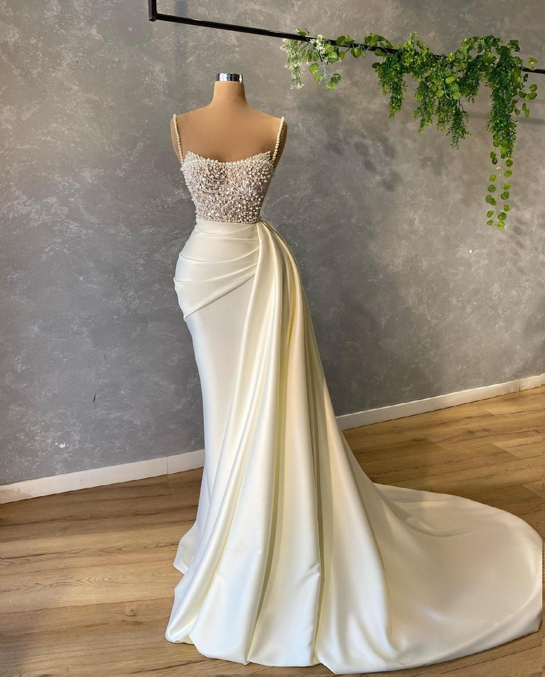 

Luxury Pearls Spaghetti Long Party Dress Evening Dress Beading Sequins Ruched Prom Gowns Satin Sweep Train Mermaid Dresses, Multi