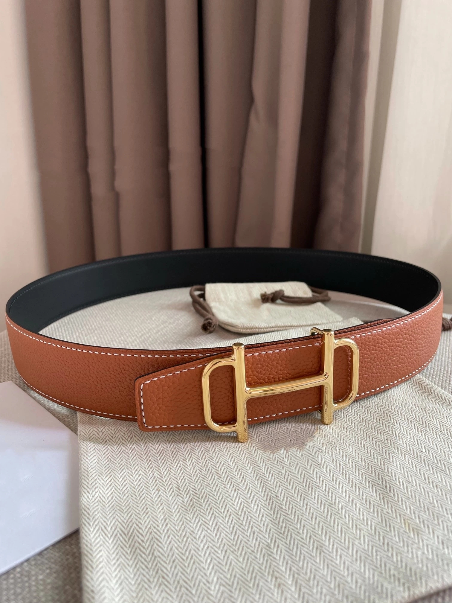 

HE036High-end H herm private custom men's and women's belts fashion light leather ladies belt, Customize