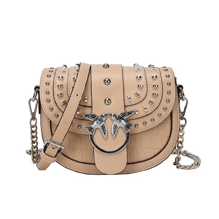 

Factory wholesale women bag street fashion rivet chain handbag retro leather semicircular saddle bags fashions Serpentine shoulder slung handbags