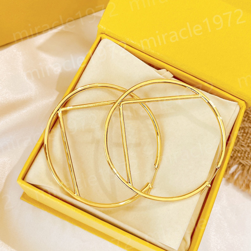 

Women Designer Earrings European American Fashion Creative Design Geometric Round Letter Earrings Vintage Letter Simple Earrings 21110919XS