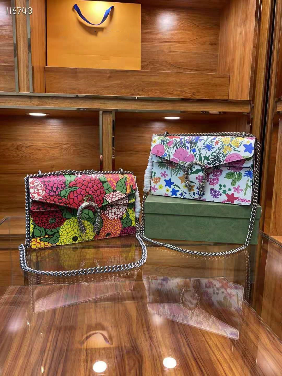 

Designer women's printed chain Single Shoulder Messenger Bag gift box packaging