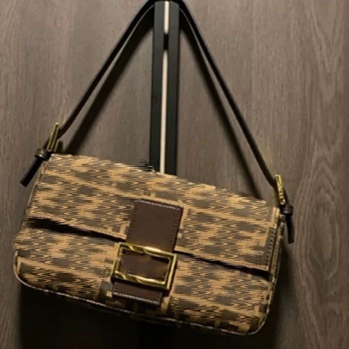 

2021 new temperament printed letter Single Shoulder Bag Fashion retro messenger women AND MEN personality simple, Color no pendant