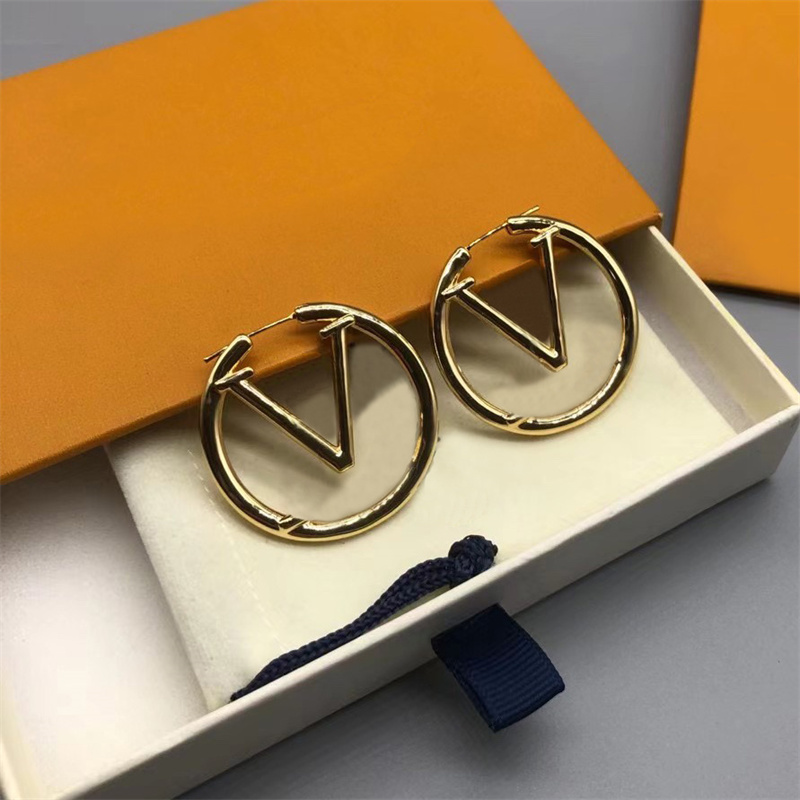

Fashion Women Hoops Earrings Designer Big Circle Simple Earring For Womens Luxury Jewelry Letter Love Gold Ear Studs High Quality