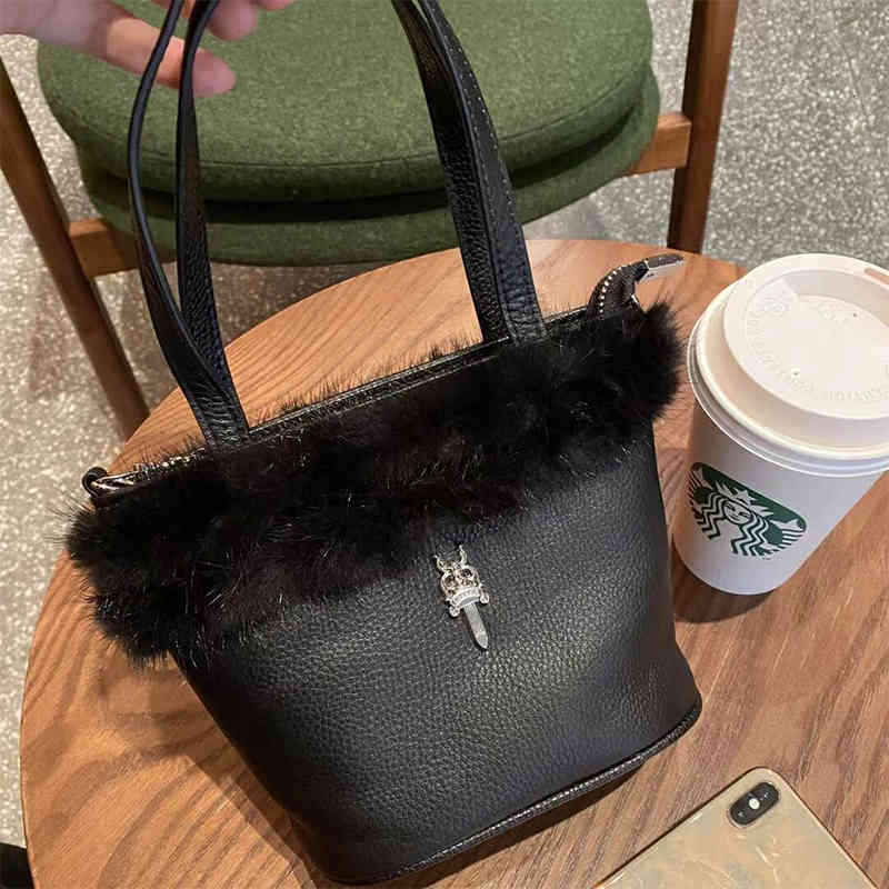 

Evening Bags 21 autumn and winter jisoo mink wool bucket bag cowboy vegetable basket One Shoulder Messenger Bag genuine leather women, 1# shoe box