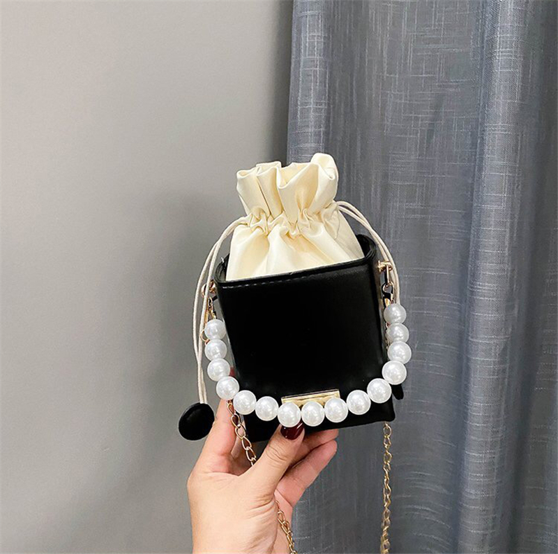 

Dropship PB0016 Fashion Mini Pearl Chain Square Single Shoulder Bags Messenger Bag White Yellow Purple Black 4Colors, As pic shows