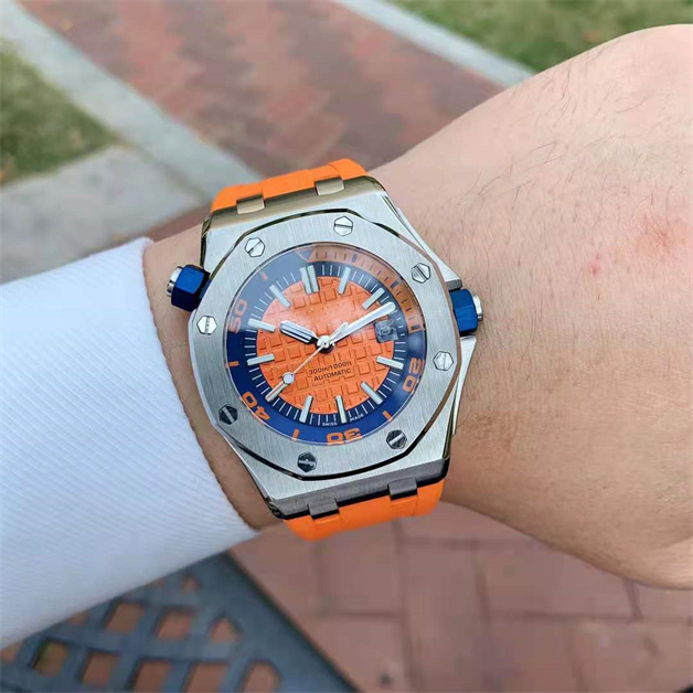 

Luxury watch 42mm steel case rubber strap automatic mechanical movement high strength mineral glass mirror