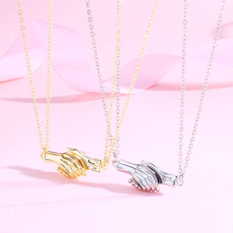 

Pendant Necklaces 2Pcs Couple Magnetic Friendship Necklace Hiphop Magnet Peace And Love Handshake Charm Chunky O-chain Choker For Unisex