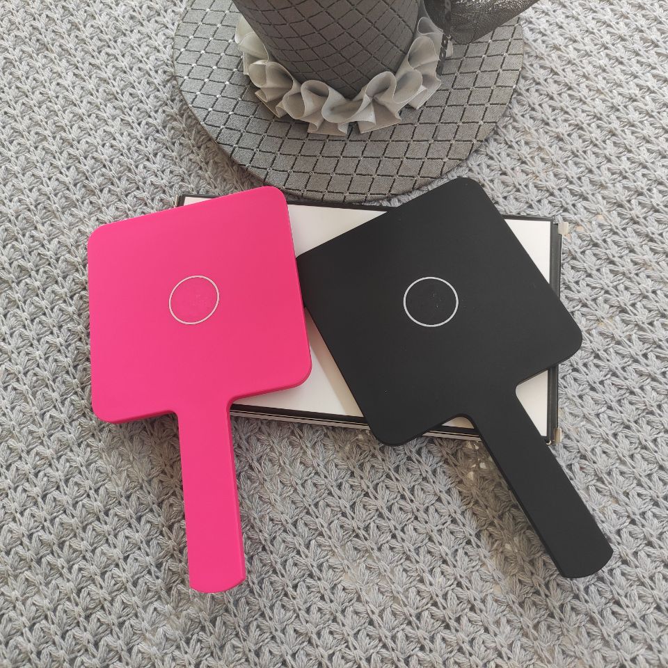 

fashion Makeup Mirror c symbol classic Hand Mirror Cosmetics Tools with VIP Gift Box, Silver