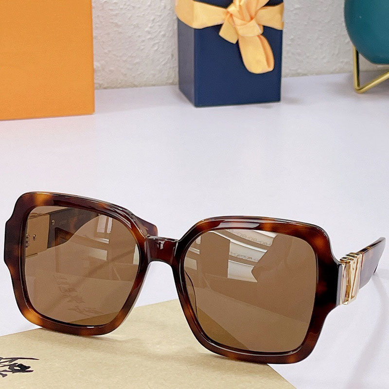 

Designer Sunglasses Z1435E mens or womens fashion classic square frame patterned temples with letters Leisure wild sun glasses anti-UV400 protective belt box