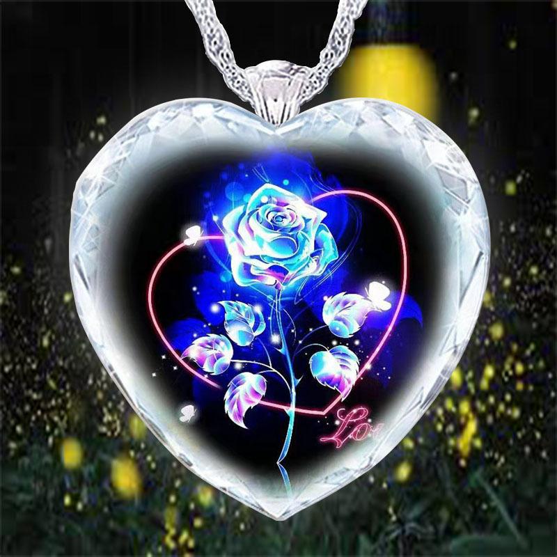 

Pendant Necklaces Selling Fashion Rose Flower Heart-shaped Crystal Necklace For Women Girl Party Jewelry Gift Wholesale