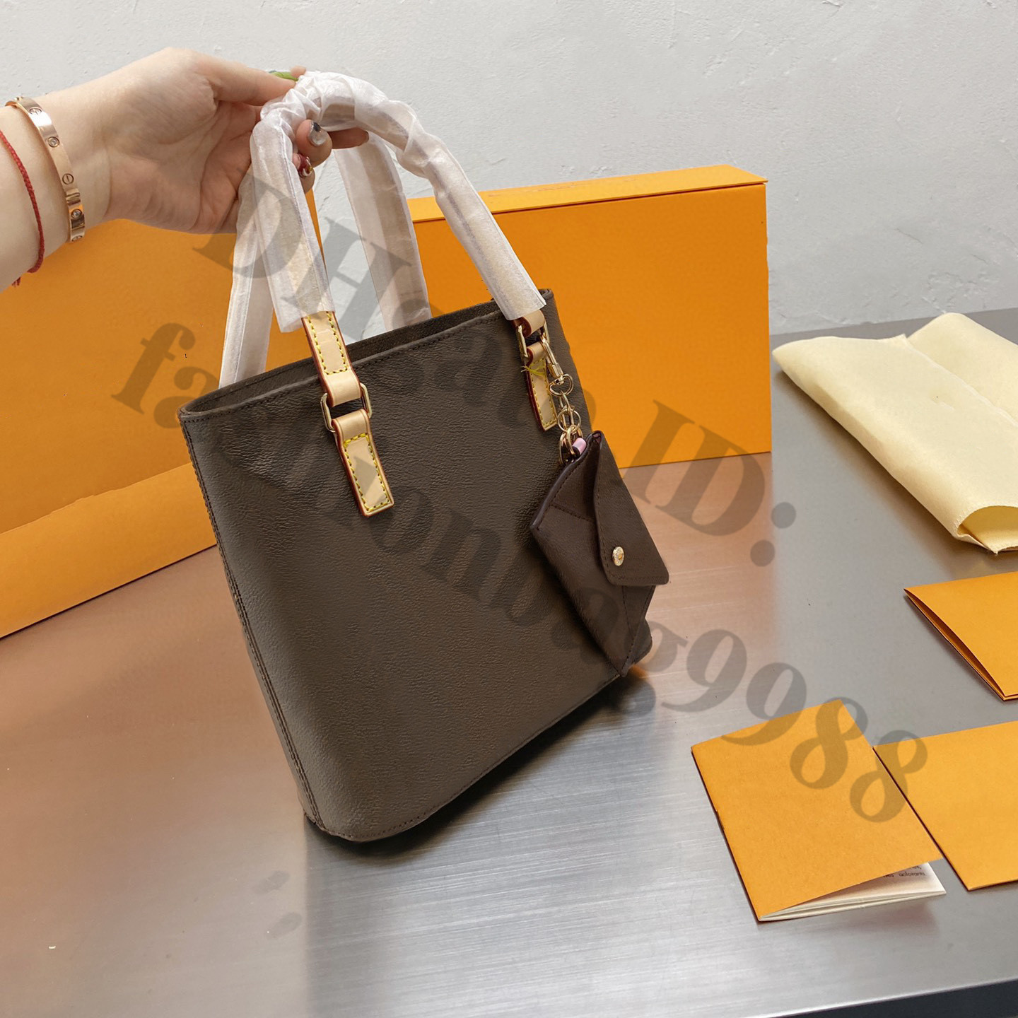 

Women Cow Leather Small Totes Armpit Bag Handbags Fashion Brand Designer Summer Spring Simple Show Party Girl Mini Phone Handbag Hand Bags and Pursers for daily life, Make up the different