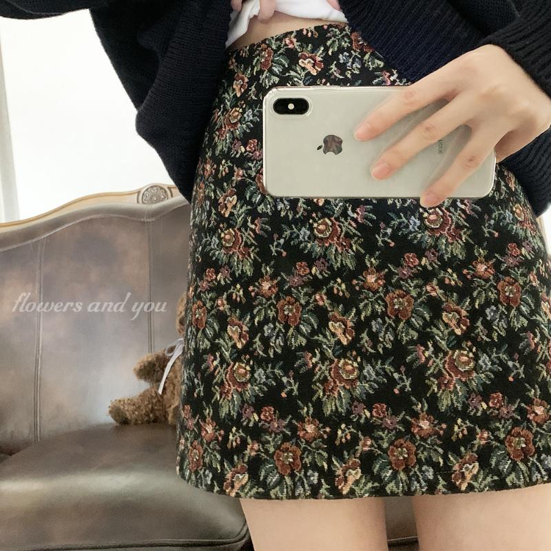 

Skirts Woman Retro Japanese Cute Vintage Jacquard Black Floral High Waist All-match Zipper Short Skirt, Photo color