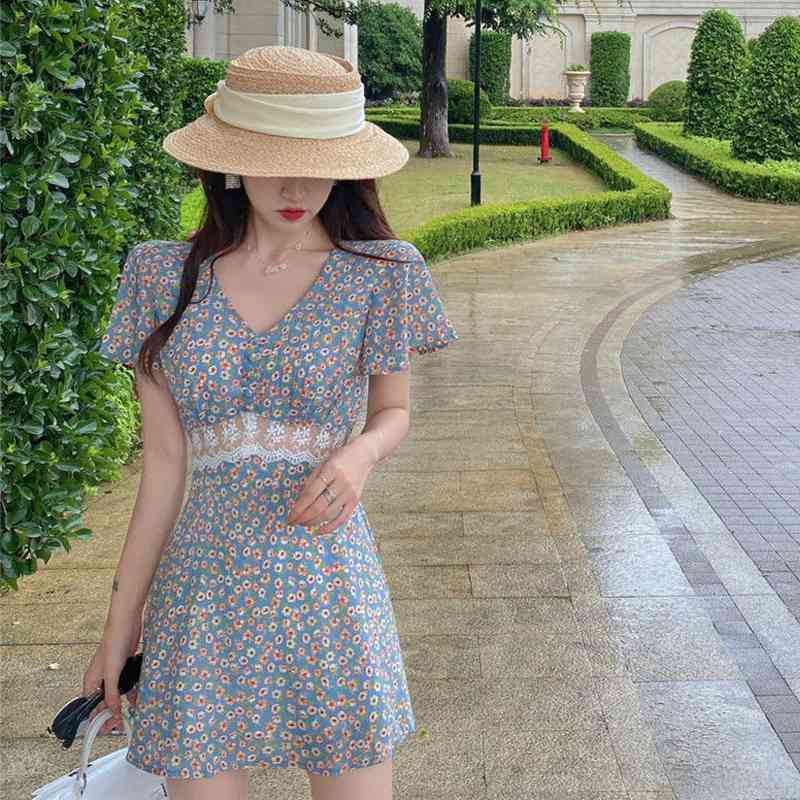 

Summer Casual Short Sleeve Lace Women Floral Dress Chic Korean style Hollow Out V Neck Mini Dresses Female Robe Vestidos 210521