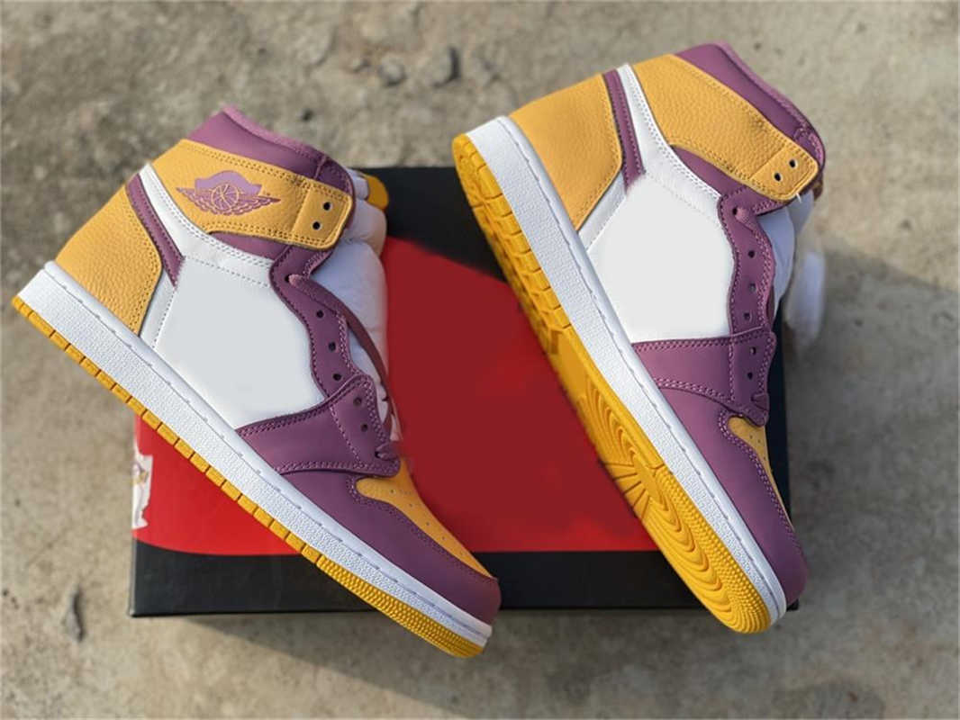 

Authentic 1 High OG Brotherhood Outdoor Shoes Men Women University Gold Light Bordeaux White 555088-706 Sports Sneakers With Box