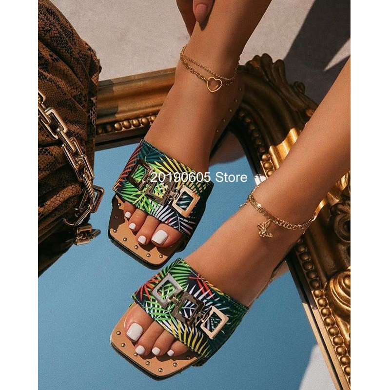 

Fashion sexy rivet metal sheet flat outdoor female slippers 2021 summer new leopard print color plus size Women beach slippers, Black