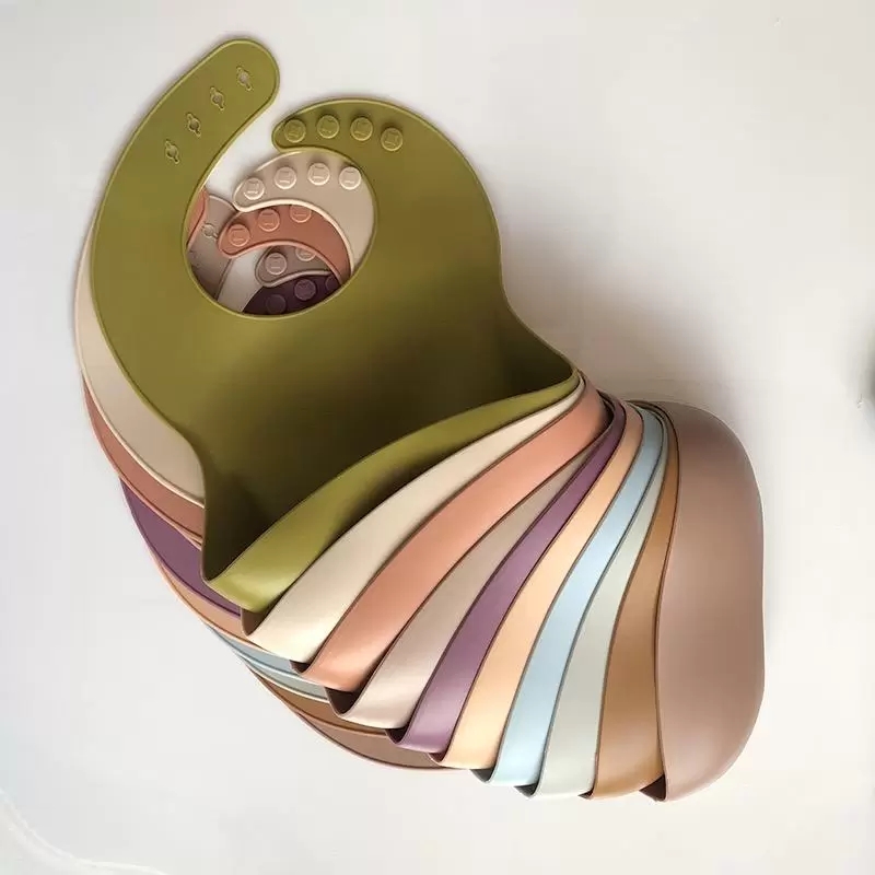 

Designer Baby Feeding Bibs INS Waterproof Silicone Lunch 17 Colors Saliva Towel Burb Clothes accessory