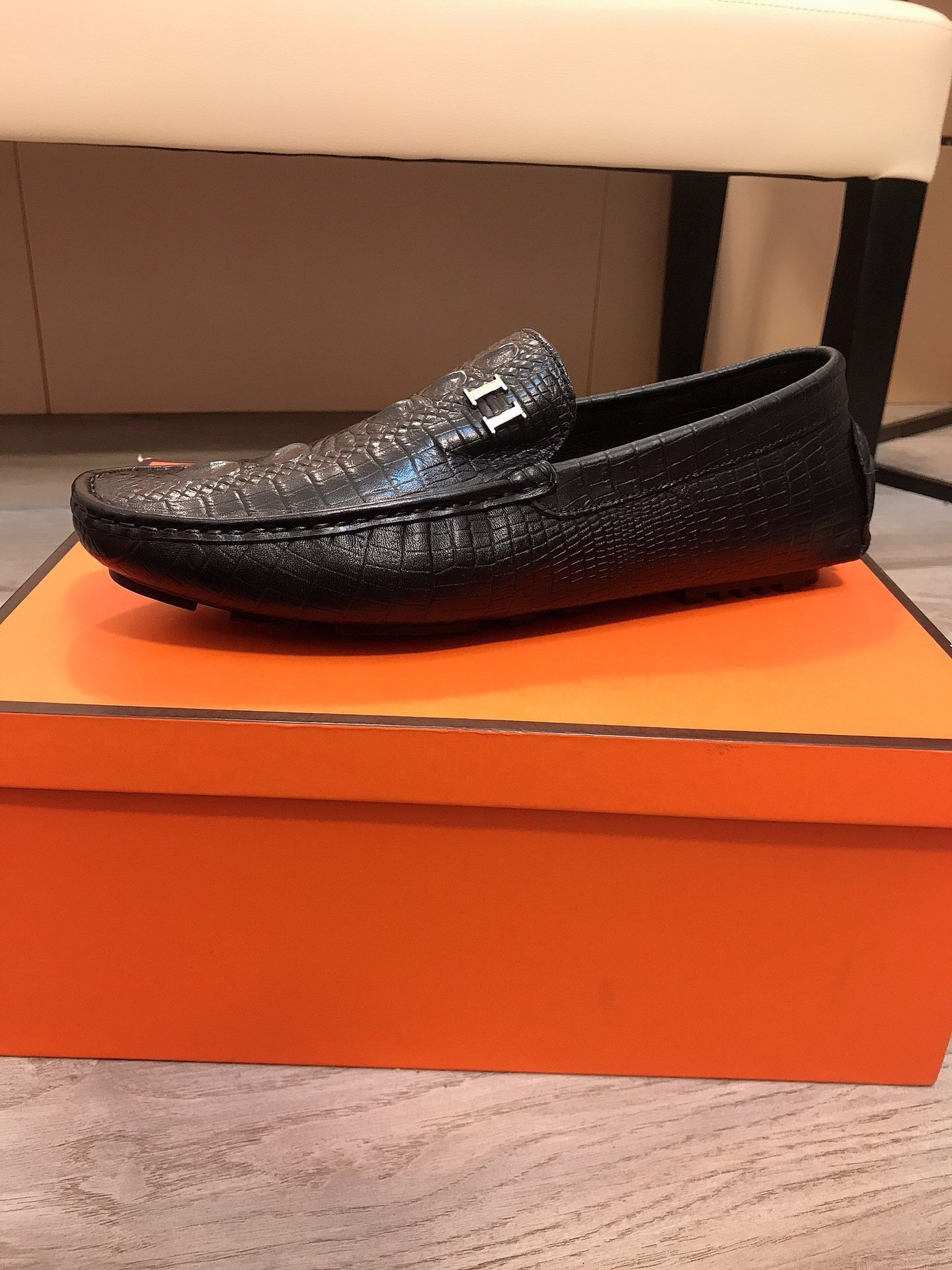 

Luxury Men Driving shoes with superstar Flats sneakers Fashion metal button Peas and classic Solid color kpj0011