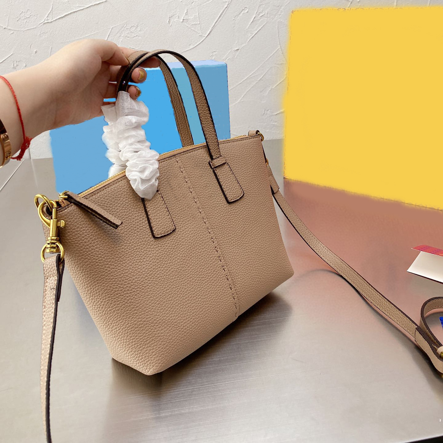 

TOP Quality 2022 shopping bags Luxurys designers Ladies high handbag Women fashion mother handbags large capacity mommy bag shoulder wallet Leather temperament, No bags