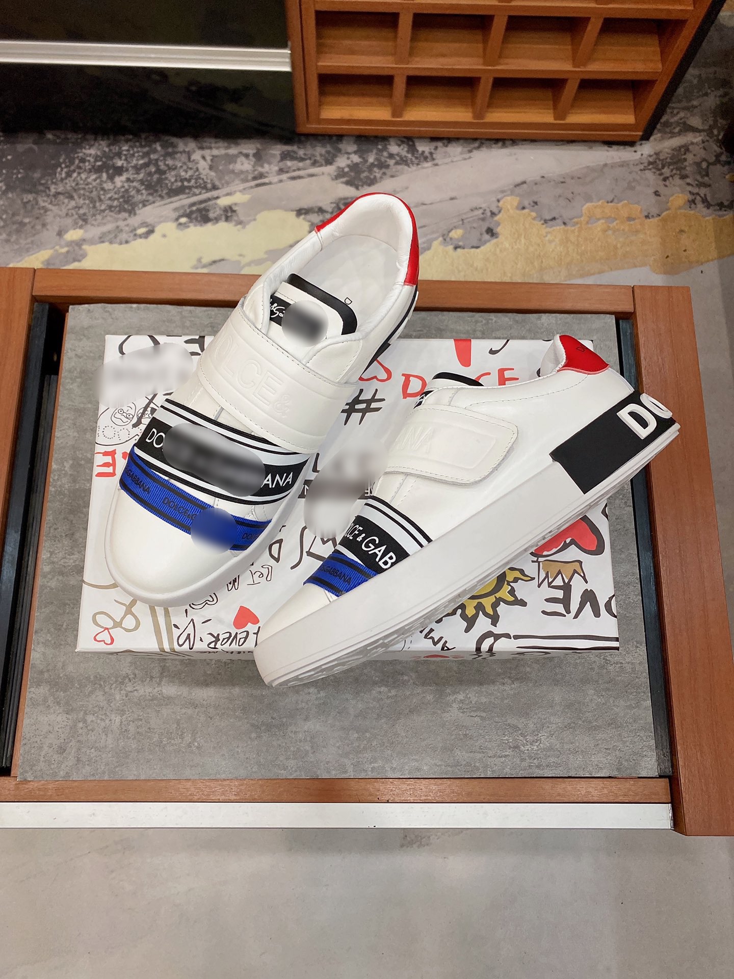 

2021 men designer sports shoes graffiti printed fashion luxury leather mens casual shoe sneakers trainers streetwear, Black