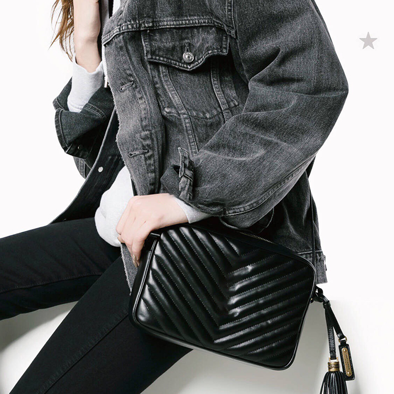 

Womens Luxurys Designers Bags 2021 V grid stitching Handbags fashion Luxury Designer handbag Solid Pure color tassel Crossbody Bag Genuine Leather Wholesale totes, Make up the difference