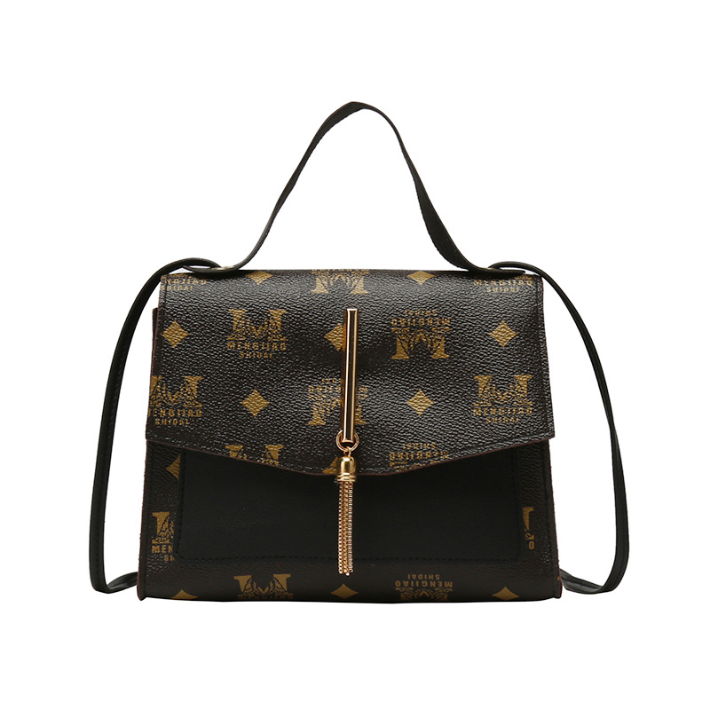 

Retro Tassel Handbag Luxurys Designers Bags Women Single Shoulder Messenger Bag Fashion Color Contrast Mobile Phone Pack Printing Leisure Small Handbags Wallets, Red