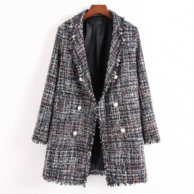 

Autumn Winter Pearl Button Tassel Plaid Women Mid Length Coats Elegant Lady Black Double Breasted Vintage Woolen Plus Size 210526