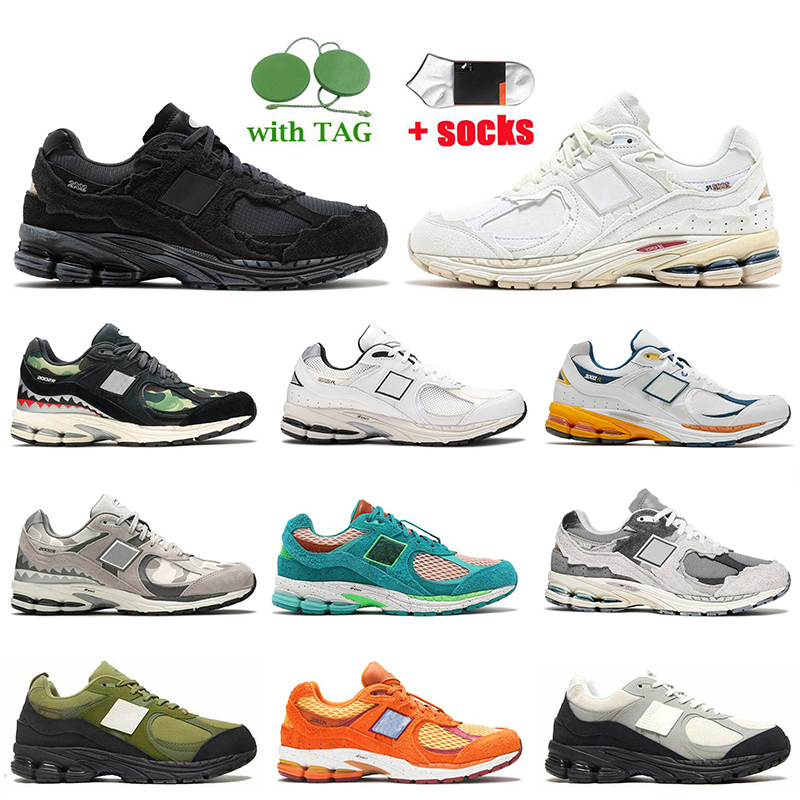 

Wholesale Fashion Women Mens Running Shoes 2002R 2002 R With Socks Protection Pack Phantom Sea Salt Black White Rain Cloud Grey Atlas Lemon Haze Trainers Sneakers, C24 bone light aluminum 36-45