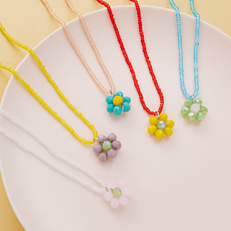 

New Fancy Hand String Seedbeads Crysral Beads Flower Pendant Necklace for Wholesale
